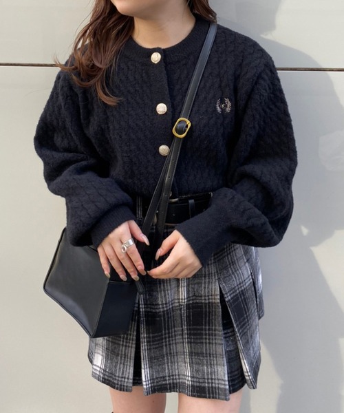 one after another NICE CLAUP（ワンアフターアナザーナイスクラップ）の「NC刺繍ケーブルカーディガン（カーディガン/ボレロ・レディース・ブラック/アイボリー/グレー/パープル・FREE）」の7枚目の写真