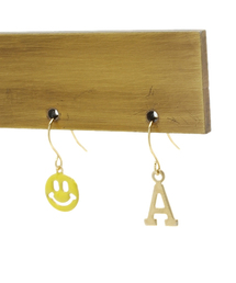 BEAMS BOY | スマイルアルファベットピアス(ピアス（両耳用）)