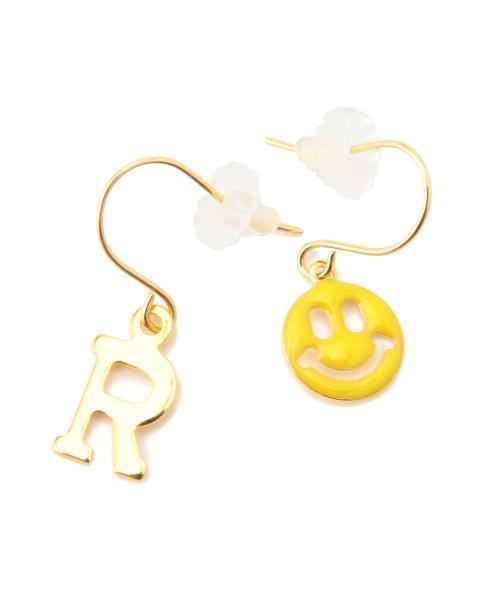 BEAMS BOY（ビームスボーイ）の「BEAMS BOY / スマイル アルファベット ピアス（ピアス（両耳用）・レディース・その他1/その他2/その他3/その他4/その他5・ONE SIZE）」の6枚目の写真