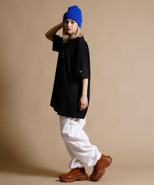 NEW ERA(ニューエラ)の「【ムラサキスポーツ別注】NEW ERA/ニューエラ ビッグシルエット/オーバーサイズ/無地刺繍フロントロゴTシャツ 13732620/13732621/13732622(Tシャツ/カットソー・レディース・ホワイト/ブラック/ベージュ・XL/XXL)」の14枚目の写真