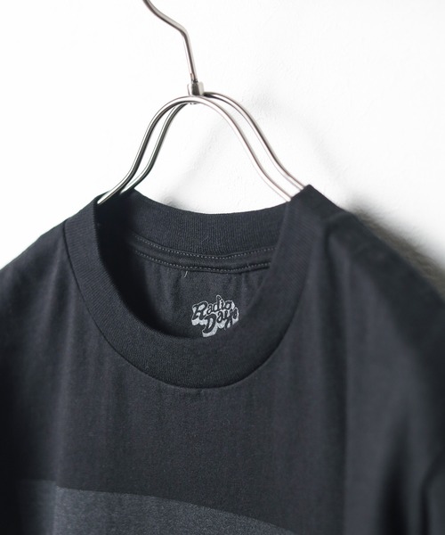 B.I.D.(ビーアイディー)の「《Radio Days》オードリーヘップバーン プリントTシャツ(Tシャツ/カットソー・レディース・ブラック/ホワイト・LARGE/X-LARGE/MEDIUM)」の4枚目の写真