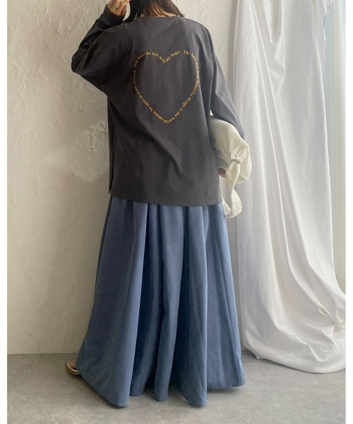 She's Closet(シーズクローゼット)の「ビッグサイズバックプリント長袖ハートロゴロンT(Tシャツ/カットソー・レディース・ピンク/杢グレー/スミクロ/ホワイト・FREE)」の9枚目の写真