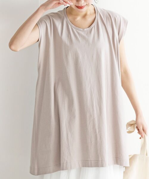 rps（アールピーエス）の「フレンチスリーブチュニックＴ（Tシャツ/カットソー・レディース・ブラック/サックスブルー/オフホワイト/マスタード/オレンジ系その他/グレイッシュベージュ/グリーン・フリー）」の4枚目の写真