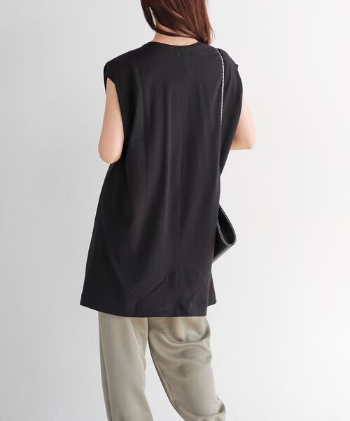 rps（アールピーエス）の「フレンチスリーブチュニックＴ（Tシャツ/カットソー・レディース・ブラック/サックスブルー/オフホワイト/マスタード/オレンジ系その他/グレイッシュベージュ/グリーン・フリー）」の10枚目の写真