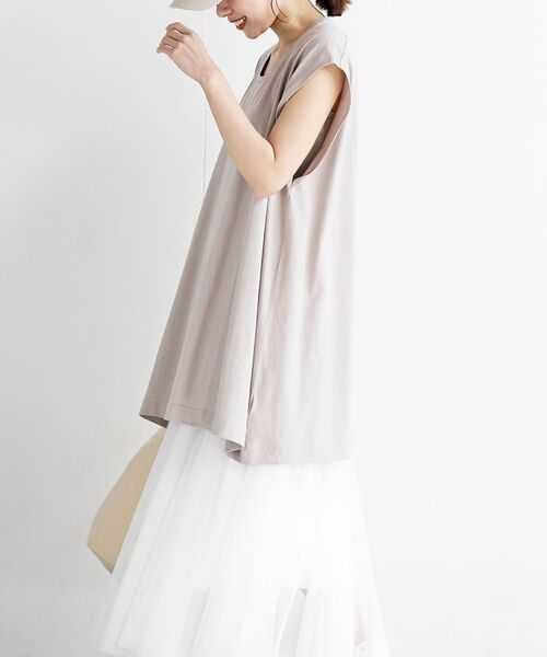 rps（アールピーエス）の「フレンチスリーブチュニックＴ（Tシャツ/カットソー・レディース・ブラック/サックスブルー/オフホワイト/マスタード/オレンジ系その他/グレイッシュベージュ/グリーン・フリー）」の18枚目の写真