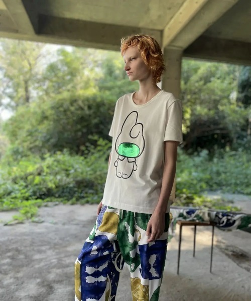 ohta(オータ)の「【ohta】MyMelody x ohta white T-SHIRT(Tシャツ/カットソー・メンズ・ブラック/ホワイト・2/1/0)」の2枚目の写真