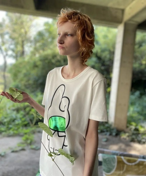 ohta(オータ)の「【ohta】MyMelody x ohta white T-SHIRT(Tシャツ/カットソー・メンズ・ブラック/ホワイト・2/1/0)」の5枚目の写真