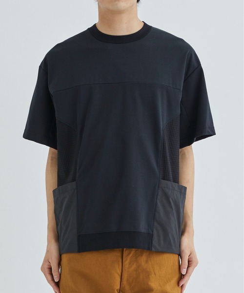 WHITE MOUNTAINEERING(ホワイトマウンテニアリング)の「DOUBLE KNIT POCKET T-SHIRT(Tシャツ/カットソー・メンズ・ブラック/ベージュ・1/0)」の4枚目の写真