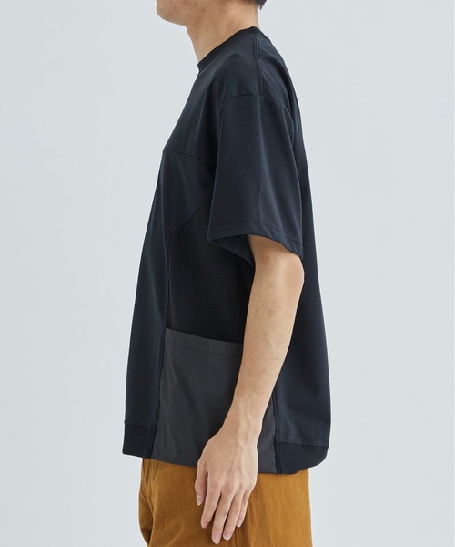 WHITE MOUNTAINEERING(ホワイトマウンテニアリング)の「DOUBLE KNIT POCKET T-SHIRT(Tシャツ/カットソー・メンズ・ブラック/ベージュ・1/0)」の5枚目の写真