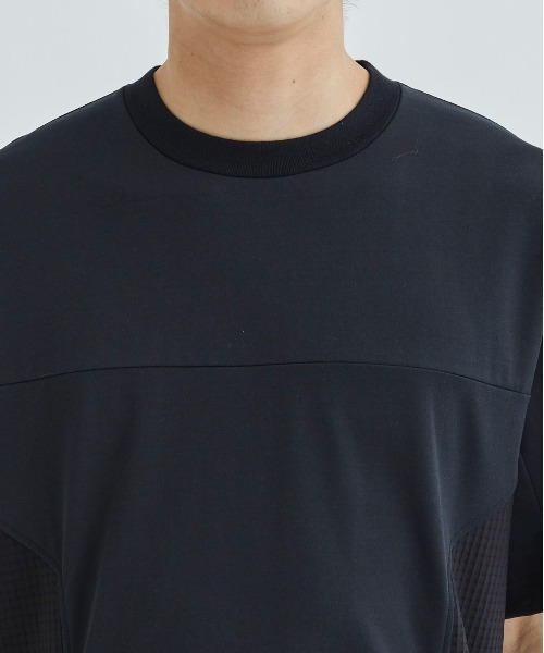 WHITE MOUNTAINEERING(ホワイトマウンテニアリング)の「DOUBLE KNIT POCKET T-SHIRT(Tシャツ/カットソー・メンズ・ブラック/ベージュ・1/0)」の7枚目の写真