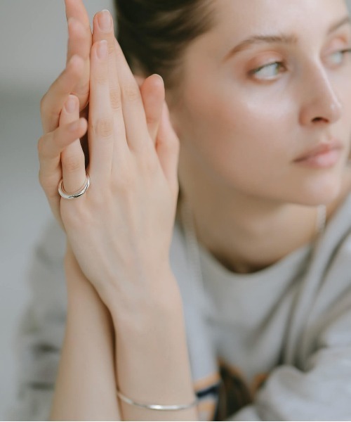 Ops.（オプス）の「リング 大きめ 大ぶり シルバー925 ゴールド 金属アレルギー対応【AUREOLA アウレオラ】18kゴールド仕上げ（リング・レディース・シルバー/イエローゴールド・11号/9号/15号/13号）」の8枚目の写真