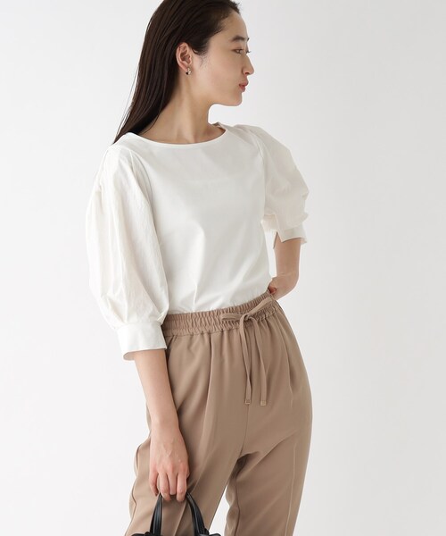 OPAQUE.CLIP(オペークドットクリップ)の「◆シルク調コットン 異素材切替えパフスリーブカットソー【洗濯機洗い可】(Tシャツ/カットソー・レディース・ホワイト系/ブルー/ブラック/ベージュ・42/40/38/36)」の8枚目の写真