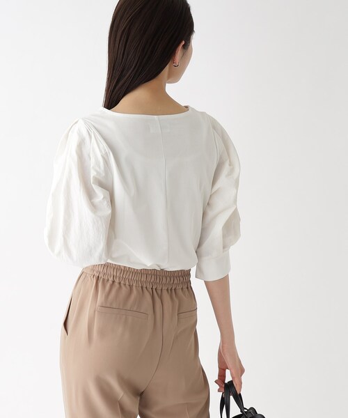 OPAQUE.CLIP(オペークドットクリップ)の「◆シルク調コットン 異素材切替えパフスリーブカットソー【洗濯機洗い可】(Tシャツ/カットソー・レディース・ホワイト系/ブルー/ブラック/ベージュ・42/40/38/36)」の10枚目の写真