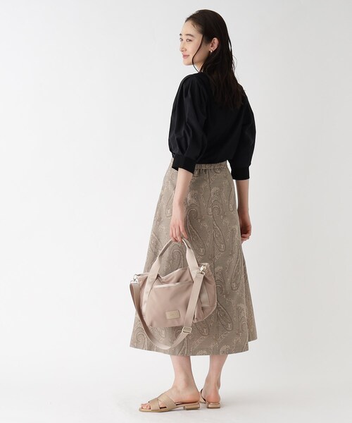 OPAQUE.CLIP(オペークドットクリップ)の「◆シルク調コットン 異素材切替えパフスリーブカットソー【洗濯機洗い可】(Tシャツ/カットソー・レディース・ホワイト系/ブルー/ブラック/ベージュ・42/40/38/36)」の12枚目の写真