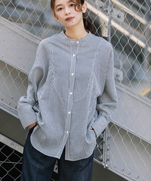 Munich（ミューニック）の「レーヨンナイロンリネンストライプバンドカラーシャツ（シャツ/ブラウス・レディース・グレー/ネイビー/レッド・FREE）」の2枚目の写真