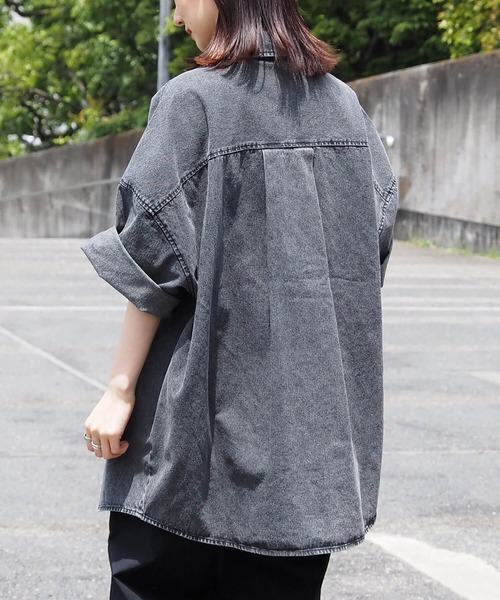 tiptop(ティップトップ)の「デニム半袖BIGシャツ(シャツ/ブラウス・レディース・ブラック/ネイビー/サックスブルー・FREE)」の7枚目の写真