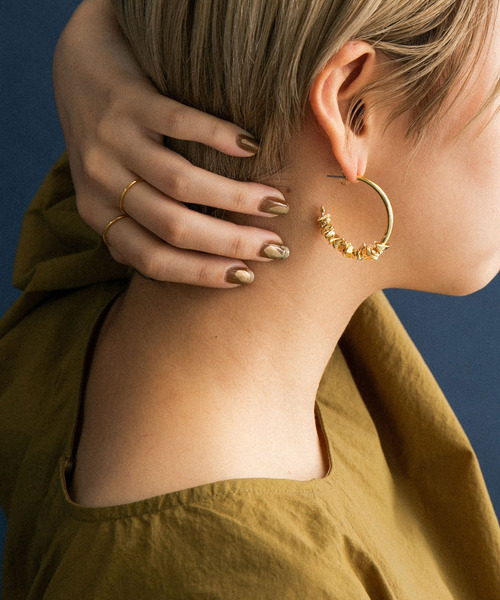 KBF（ケイビーエフ）の「メタルビーズピアス（ピアス（両耳用）・レディース・シルバー/ゴールド・ONE）」の2枚目の写真