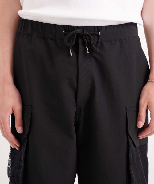 CITY TOKYO（シティトウキョウ）の「2WAYイージーワイドカーゴパンツ〈裾ゴム・ショートパンツ〉（カーゴパンツ・メンズ・ブラック/ダークグレー・2/1）」の12枚目の写真
