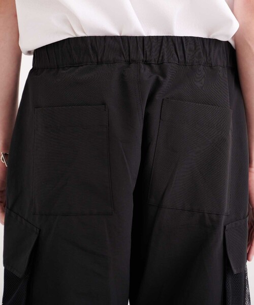 CITY TOKYO（シティトウキョウ）の「2WAYイージーワイドカーゴパンツ〈裾ゴム・ショートパンツ〉（カーゴパンツ・メンズ・ブラック/ダークグレー・2/1）」の17枚目の写真