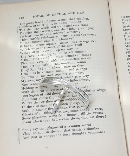 Three Four Time（ｽﾘｰﾌｫｰﾀｲﾑ）の「メタルクロスヘアカフ（ヘアゴム・レディース・ゴールド/シルバー・FREE）」の5枚目の写真