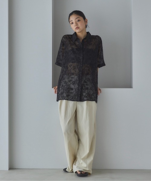 feepur(フェピュール)の「タフタツータックワイドパンツ(その他パンツ・レディース・アイボリー/ネイビー/ブラック・MEDIUM/SMALL/TALL)」の13枚目の写真