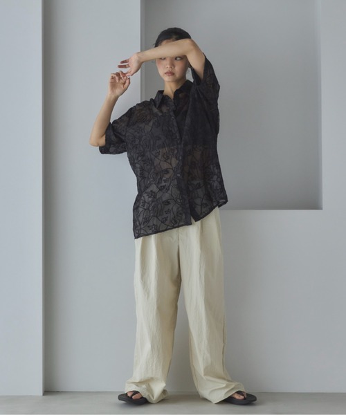 feepur(フェピュール)の「タフタツータックワイドパンツ(その他パンツ・レディース・アイボリー/ネイビー/ブラック・MEDIUM/SMALL/TALL)」の12枚目の写真