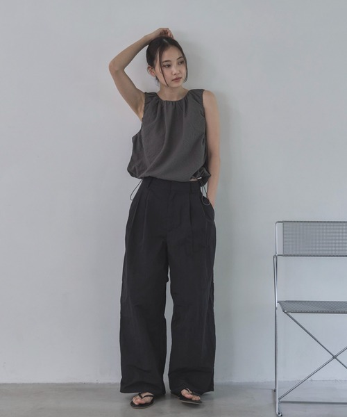 feepur(フェピュール)の「タフタツータックワイドパンツ(その他パンツ・レディース・アイボリー/ネイビー/ブラック・MEDIUM/SMALL/TALL)」の15枚目の写真