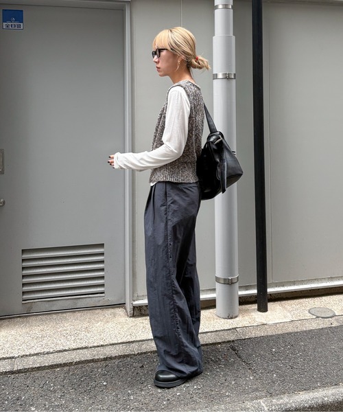feepur(フェピュール)の「タフタツータックワイドパンツ(その他パンツ・レディース・アイボリー/ネイビー/ブラック・MEDIUM/SMALL/TALL)」の18枚目の写真