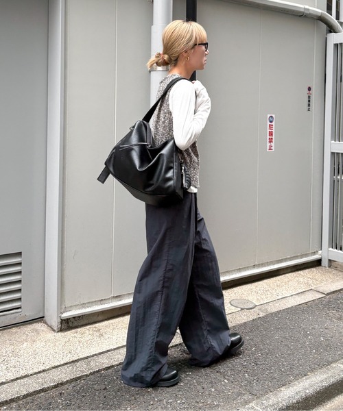 feepur(フェピュール)の「タフタツータックワイドパンツ(その他パンツ・レディース・アイボリー/ネイビー/ブラック・MEDIUM/SMALL/TALL)」の21枚目の写真