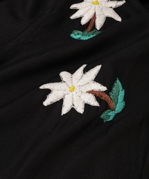 NOMA t.d.（ノーマティーディー）の「Wild Flower Hand Embroidery LS
