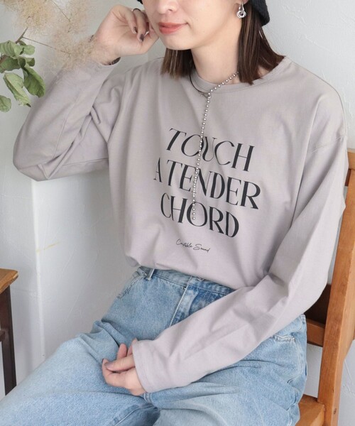 fredy emue(フレディエミュ)の「グラフィックロンT(Tシャツ/カットソー・レディース・チャコールグレー/ネイビー/オフホワイト・38)」の5枚目の写真