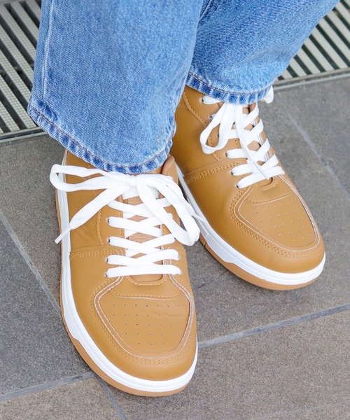 AAA+(サンエープラス)の「軽量 コートスタイルスニーカー(スニーカー・レディース・キャメル/レッド/ブラック/グリーン/ホワイト/ブラック×ブラック・40/41/37/38/39/36/35)」の18枚目の写真