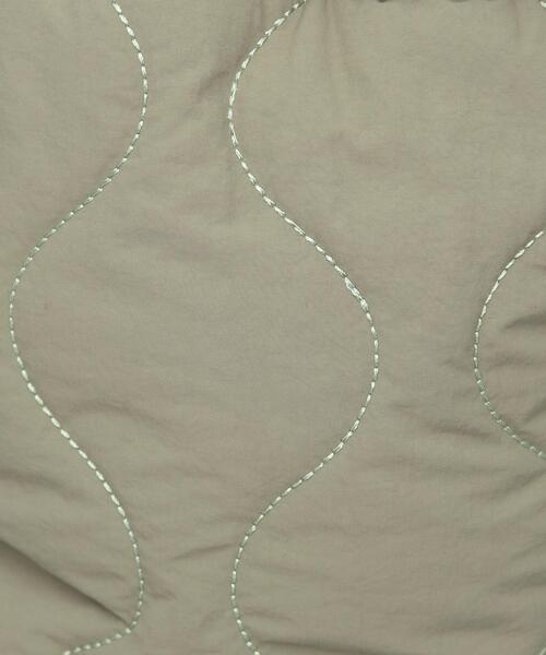 Disney(ディズニー)の「coen限定/ディズニーデザイン キルティングシルエット巾着バッグ(ショルダーバッグ・レディース・オフホワイト/ブラック/オリーブ・FREE)」の4枚目の写真