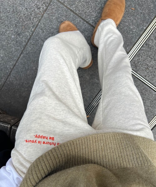 ISOOK(アイスー)の「【セットアップ対応】刺繍ロゴスウェットパンツ(chiica original) / スリットパンツ ロゴスウェット(スウェットパンツ・レディース・アイボリー/ブラック/グレー/ブラウン・FREE)」の9枚目の写真