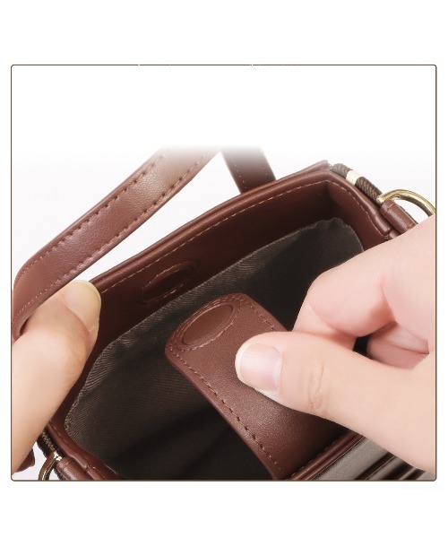 Clelia（クレリア）の「【Serena/セレーナ】2way縦型スマホショルダー（ショルダーバッグ・レディース・ブラック/ブラウン/ベージュ/ダークブラウン・ONE SIZE）」の13枚目の写真