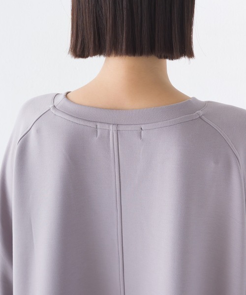 OMNES(オムネス)の「ソフトダンボールニットワイドシルエット長袖プルオーバー(Tシャツ/カットソー・レディース・オフホワイト/ブラック/グレー/ベージュ/チャコール/グレイッシュベージュ/モカ・FREE)」の11枚目の写真