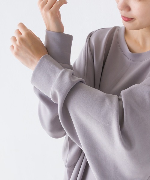 OMNES(オムネス)の「ソフトダンボールニットワイドシルエット長袖プルオーバー(Tシャツ/カットソー・レディース・オフホワイト/ブラック/グレー/ベージュ/チャコール/グレイッシュベージュ/モカ・FREE)」の13枚目の写真