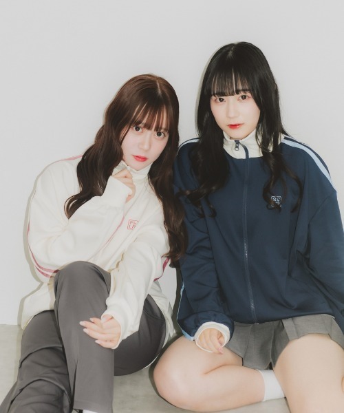 nemne store（ネンネストア）の「【Sharply ♯ / Flutter ♭コラボ】《低身長サイズ/メンズサイズあり》トラックジャケット（ブルゾン・レディース・ネイビー/アイボリー・SMALL/MEDIUM/LARGE）」の12枚目の写真