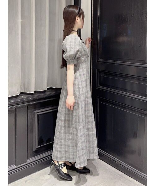 EATME（イートミー）の「ダブルベルトデザインワンピース（ワンピース・レディース・ブラック/オフホワイト/その他1・SMALL/MEDIUM）」の5枚目の写真