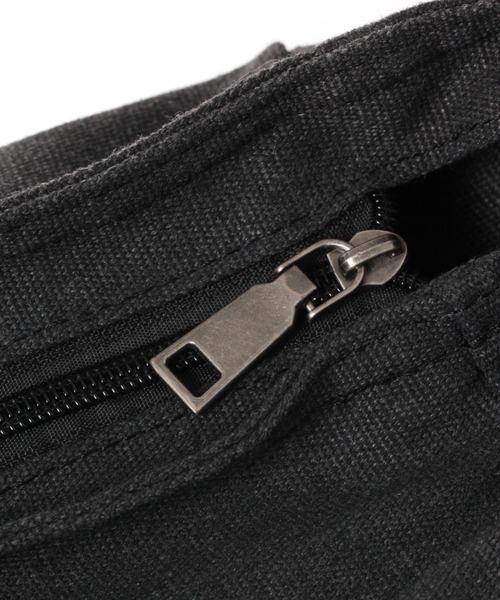 LAKOLE（ラコレ）の「ZIPキャンバスショルダー / 110640（ショルダーバッグ・メンズ・ナチュラル/ブラック/ライトグレー・FREE）」の14枚目の写真