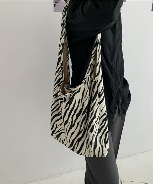 HALEY PESCA(ヘーリーペスカ)の「HALEY PESCA/2way アニマル柄 ショルダー&トートバッグ(トートバッグ・レディース・A/B/C・FREE)」の15枚目の写真