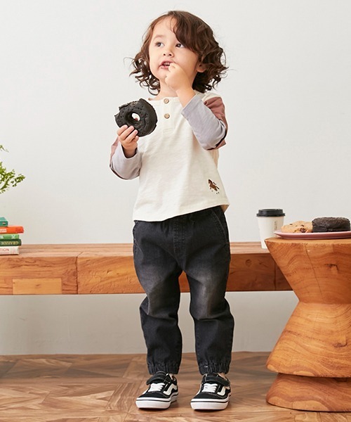 petit main(プティマイン)の「ストレッチデニムジョガーパンツ(デニムパンツ・キッズ・ブルー/ブラック・80cm/90cm/100cm/110cm/120cm/130cm)」の1枚目の写真