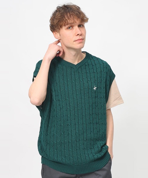 BEVERLY HILLS POLO CLUB（ビバリーヒルズポロクラブ）の「BEVERLY HILLS POLO CLUB ケーブル編み ワンポイントロゴ Vネック ニットベスト（ベスト・メンズ・ブラック/グリーン/ネイビー/アイボリー・M/L/LL）」の4枚目の写真