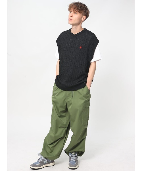 BEVERLY HILLS POLO CLUB（ビバリーヒルズポロクラブ）の「BEVERLY HILLS POLO CLUB ケーブル編み ワンポイントロゴ Vネック ニットベスト（ベスト・メンズ・ブラック/グリーン/ネイビー/アイボリー・M/L/LL）」の6枚目の写真