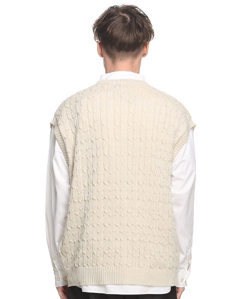 BEVERLY HILLS POLO CLUB（ビバリーヒルズポロクラブ）の「BEVERLY HILLS POLO CLUB ケーブル編み ワンポイントロゴ Vネック ニットベスト（ベスト・メンズ・ブラック/グリーン/ネイビー/アイボリー・M/L/LL）」の10枚目の写真