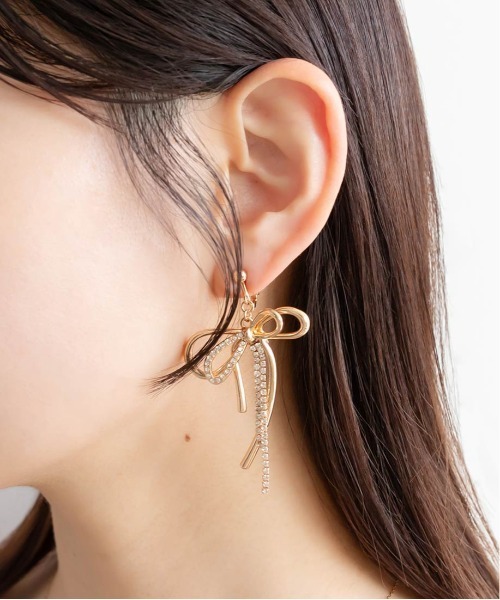 RANDA（ランダ）の「ビジューリボンイヤリング（イヤリング・レディース・シルバー/ゴールド・FREE）」の4枚目の写真