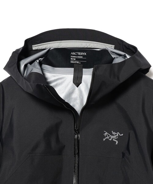 ARC'TERYX(アークテリクス)の「ARC'TERYX / BETA JACKET WOMENS(ナイロンジャケット・レディース・ブラック・SMALL/MEDIUM)」の3枚目の写真