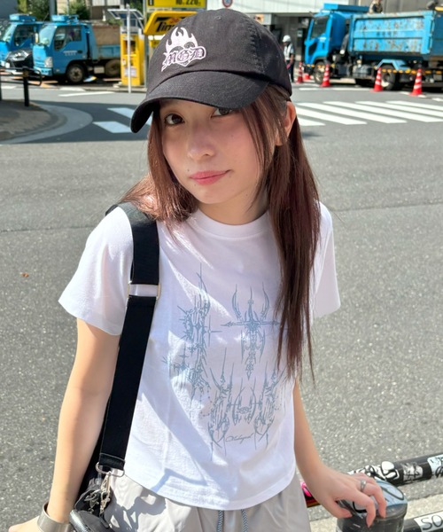 MAHAGRID(マハグリッド)の「『mahagrid/マハグリッド』 TATTOO CROP TEE/タトゥークロップ Tシャツ(Tシャツ/カットソー・レディース・ホワイト/ブラック・FREE)」の13枚目の写真