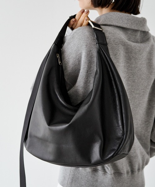 ソフトレザーラウンドビッグショルダーバッグ(CE-1325)（ショルダー