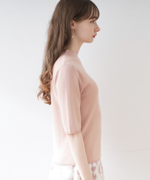 couture brooch（クチュールブローチ）の「◆バックパール調デザイン5分袖ニットトップス（ニット/セーター・レディース・ブラック/レッド系1/ピンク/オフホワイト/パープル・42/40/38）」の8枚目の写真